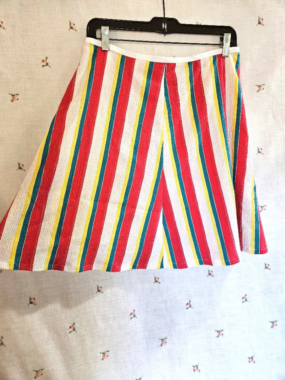 Size M Short A-Line Skirt in Vintage Fabric NWT